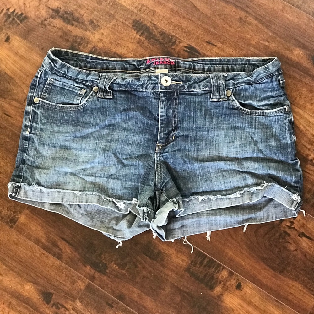 Arizona Blue Jean Shorts!💙